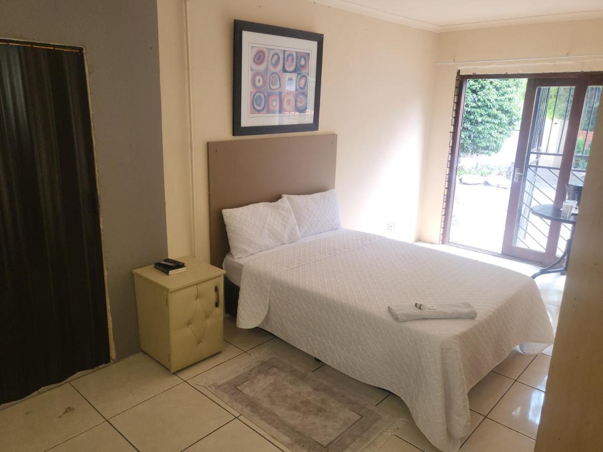 Albatrossways Lodge Sandton Exterior photo